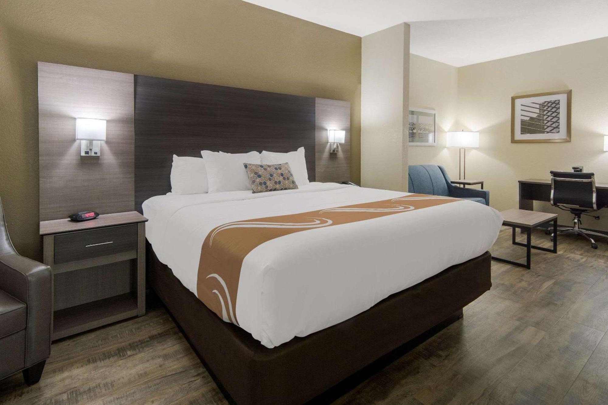 Quality Inn & Suites Roanoke - Fort Worth North Exterior foto