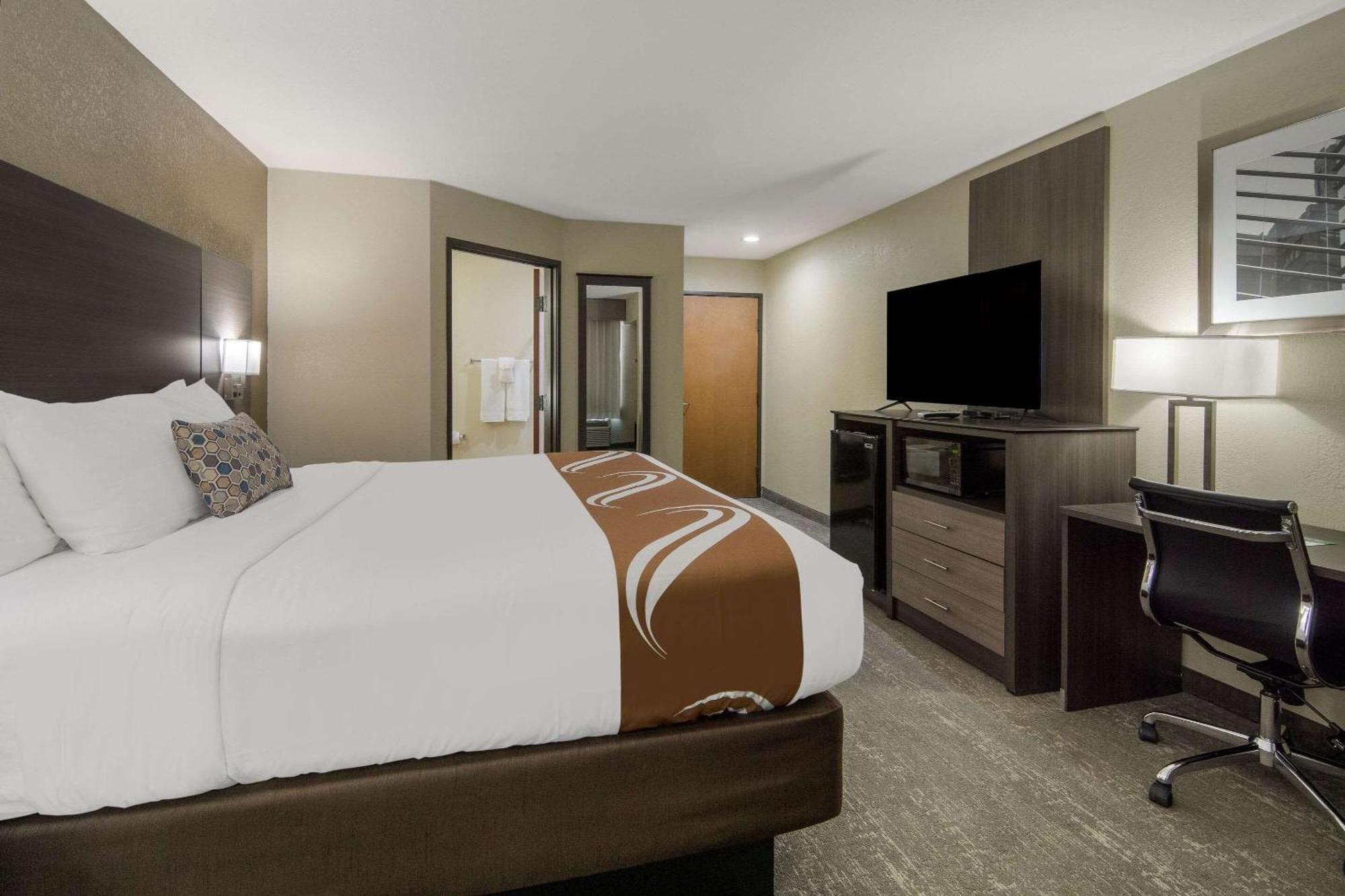 Quality Inn & Suites Roanoke - Fort Worth North Exterior foto